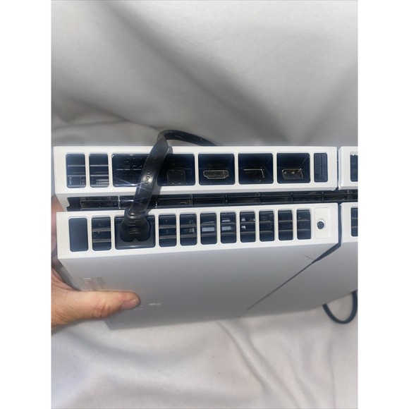 Sony PS4 Console with Controller - White - Picture 9 of 12